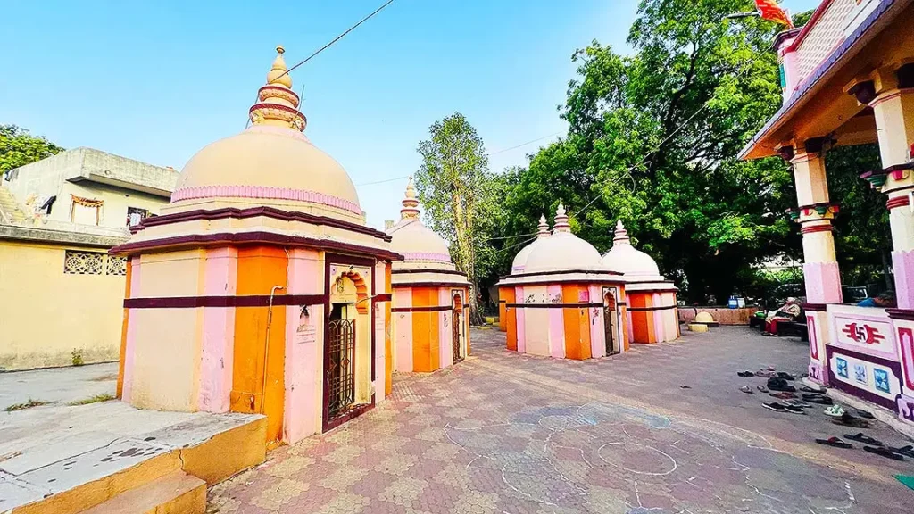 Panch Pandav small temples inside Kurukshetra Mahadev Mandir Surat