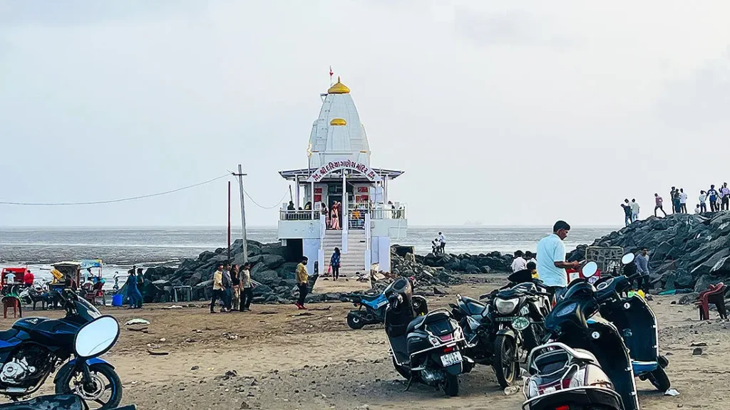 Shree Dariya Ganesh Mandir on rocks at Dumas Beach Surat